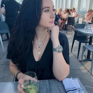 Meet your Posher, Diana